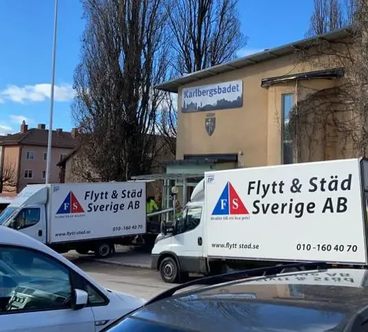 Flyttfirma två flyttbilar